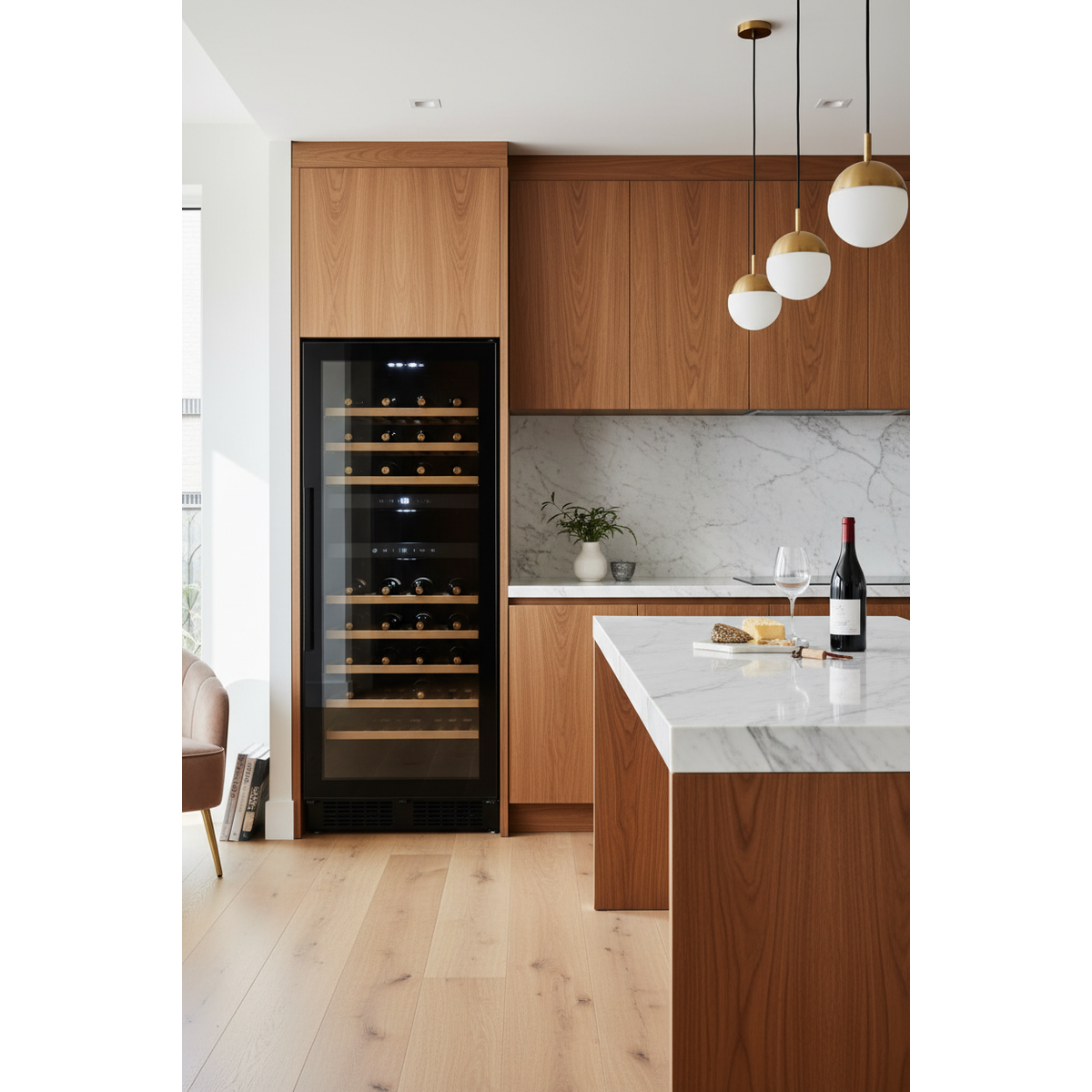 Vintec V200SG2 — Lifestyle Shot
